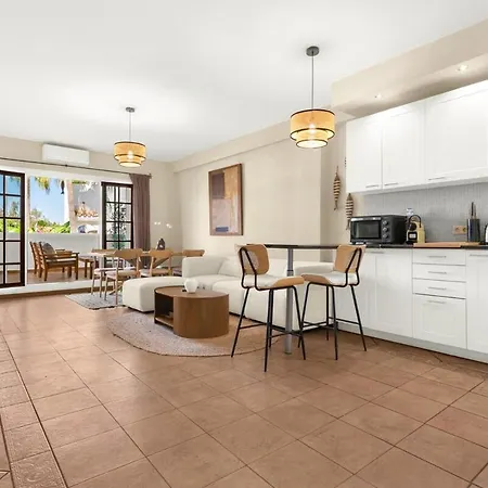 Marina 3bd Sea Views Club Access Apartment